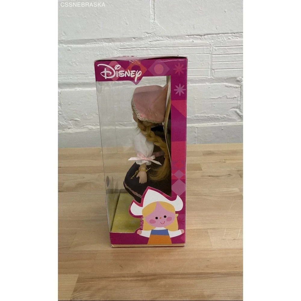 Disney Brass Key It's A Small‎ World Porcelain Doll the Holland